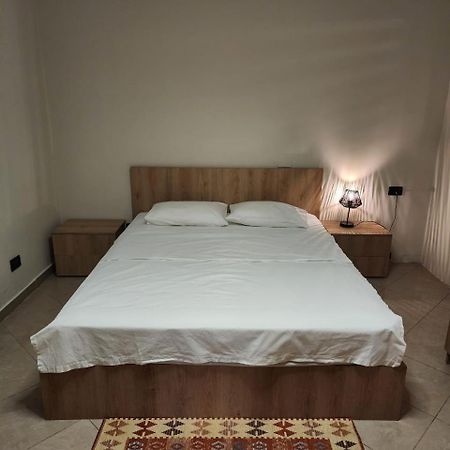 Vila 29A Tiranë Luaran gambar