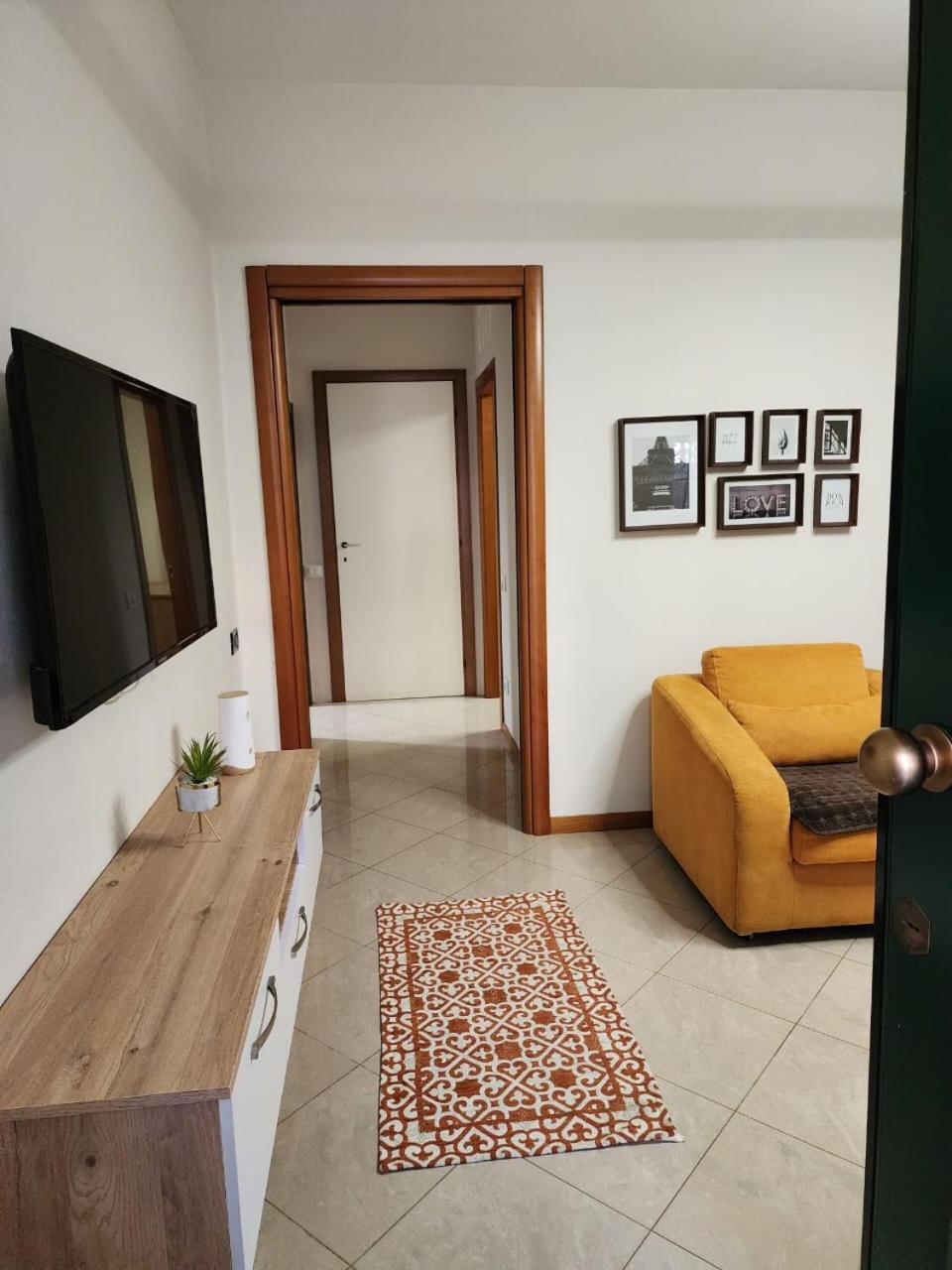 Vila 29A Tiranë Luaran gambar