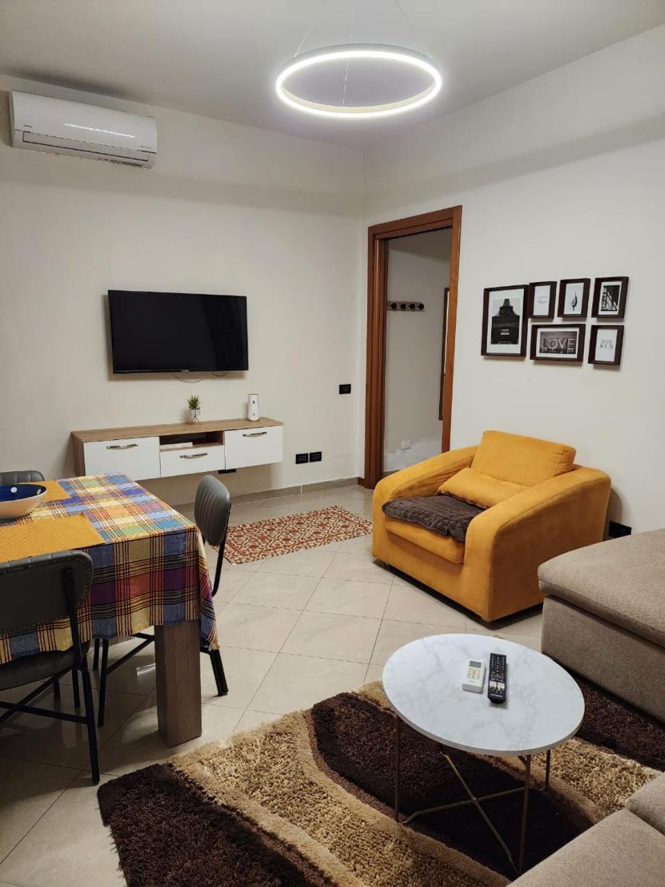 Vila 29A Tiranë Luaran gambar