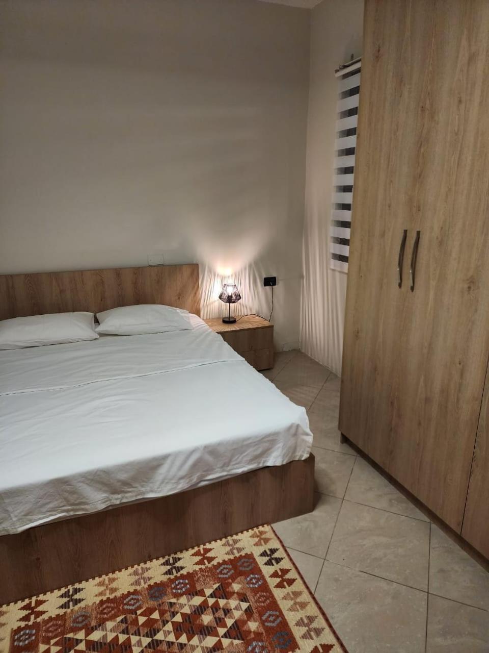Vila 29A Tiranë Luaran gambar